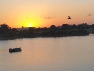 Hotel Shiv Lake Bhuj Esterno foto